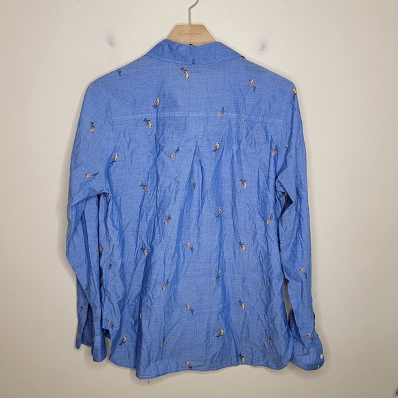 Old Navy | The Classic Shirt in Chambray Embroidered Parrots Birds Size Medium - Picture 4 of 5